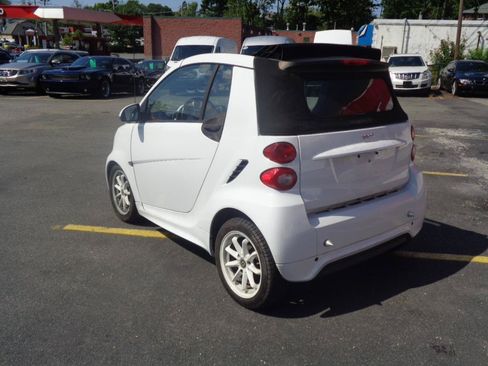Used 2013 smart fortwo passion RWD image 8