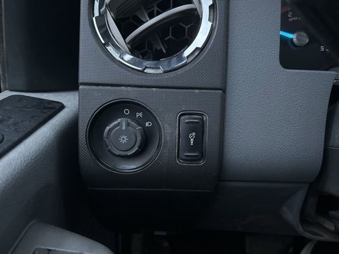 Used 2012 Ford F250 XLT image 18