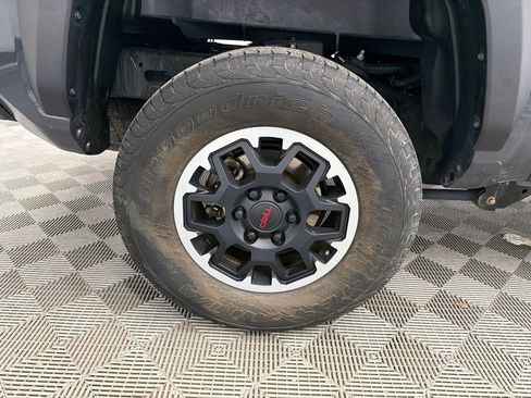 Used 2024 Toyota Tacoma TRD Off-Road AWD/4WD image 18