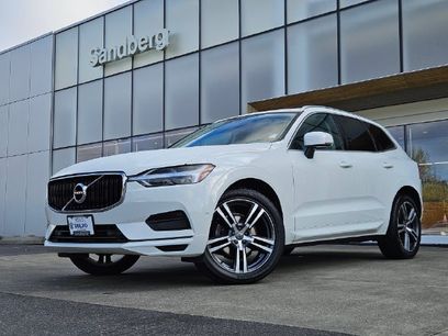Used 2019 Volvo XC60 T5 Momentum w/ Premium Package