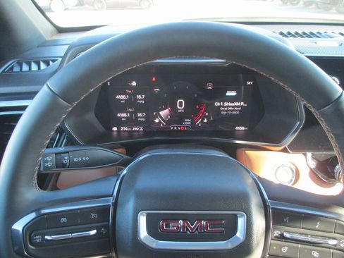 Certified 2025 GMC Canyon AT4 w/ Technology Plus Package image 30