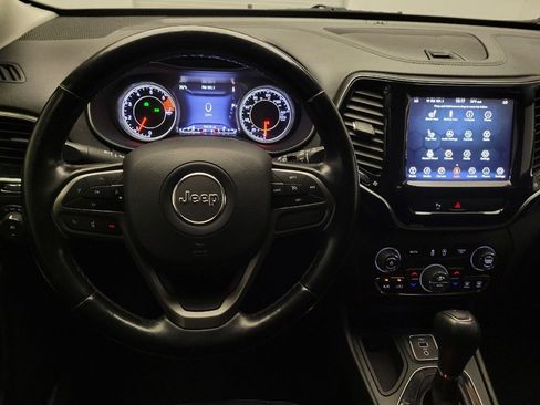Used 2020 Jeep Cherokee Limited FWD image 22