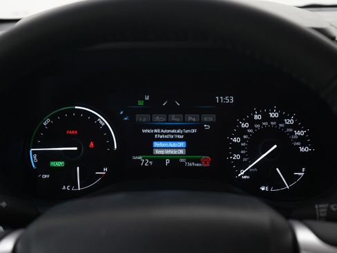 Used 2025 Toyota Sienna XLE FWD image 27