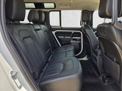 Used 2020 Land Rover Defender 110 SE AWD/4WD image 19