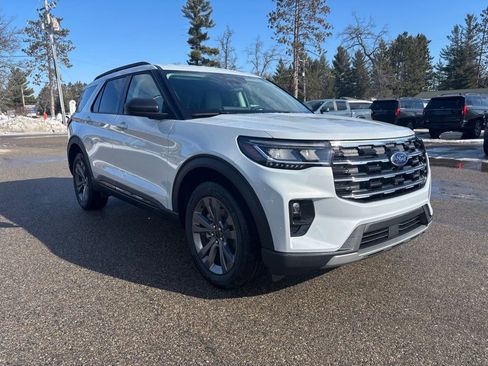 Used 2026 Ford Explorer Active w/ Active Comfort Package AWD/4WD image 1