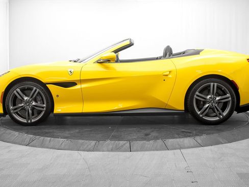 Used 2019 Ferrari Portofino RWD image 6