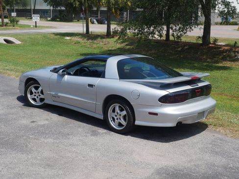 Used 1997 Pontiac Firebird Trans Am RWD image 19