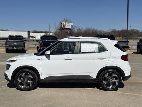 Used 2025 Hyundai Venue SEL image 5