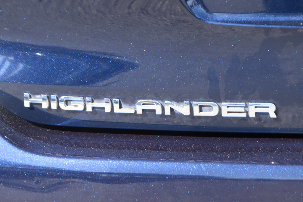 Used 2022 Toyota Highlander XLE AWD/4WD image 50