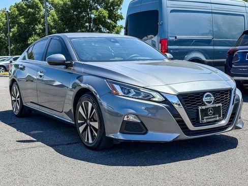 Used 2022 Nissan Altima 2.5 SV FWD image 5