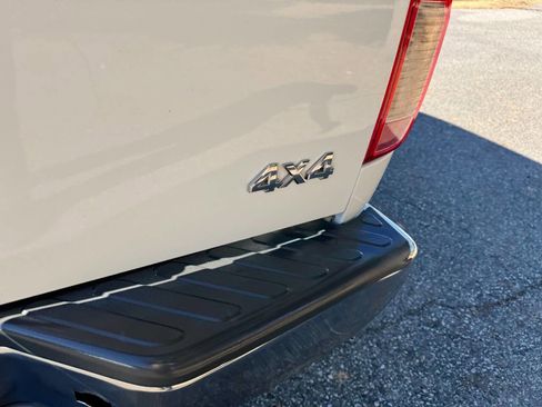 Used 2013 Nissan Frontier S image 32