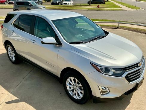 Used 2021 Chevrolet Equinox LT FWD image 4