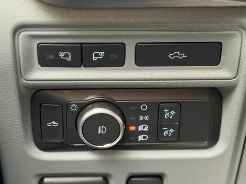 Used 2022 Ford F150 Lariat w/ Equipment Group 502A High AWD/4WD image 27