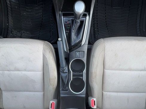 Used 2015 Toyota Corolla LE image 34