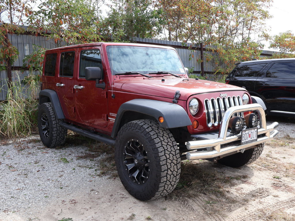 Used 2012 Jeep Wrangler Unlimited Sport AWD/4WD image 19