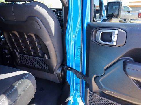 Used 2022 Jeep Wrangler Unlimited Rubicon 4xe AWD/4WD image 9