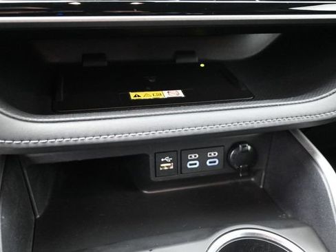 Used 2023 Toyota Highlander XLE FWD image 29