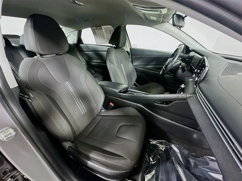 Used 2021 Hyundai Elantra SEL w/ Convenience Package image 12
