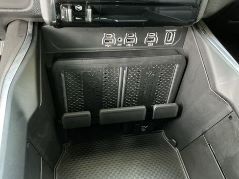 Used 2025 RAM 1500 Laramie w/ Night Edition image 32