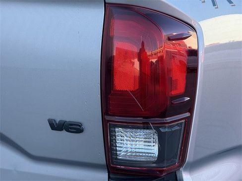 Used 2019 Toyota Tacoma TRD Off-Road image 6