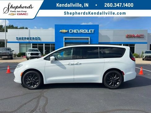 Used 2022 Chrysler Pacifica Touring-L w/ S Appearance Package AWD/4WD image 1