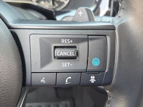 Used 2025 Nissan Pathfinder SV FWD image 23