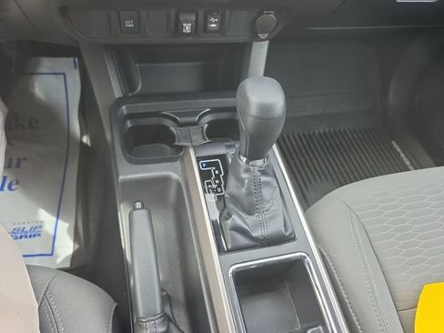 Used 2019 Toyota Tacoma SR5 AWD/4WD image 21