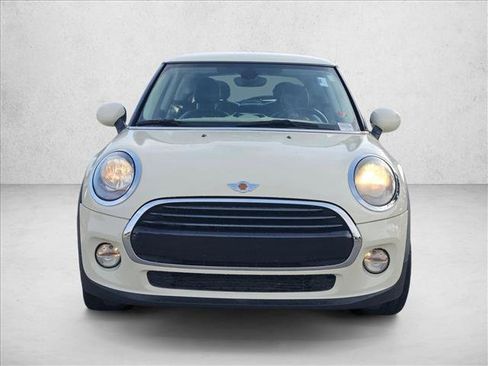 Used 2018 MINI Cooper 2-Door Hardtop image 2