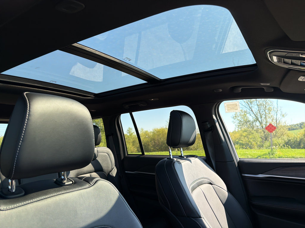 New 2027 Jeep Grand Cherokee Limited AWD/4WD image 29