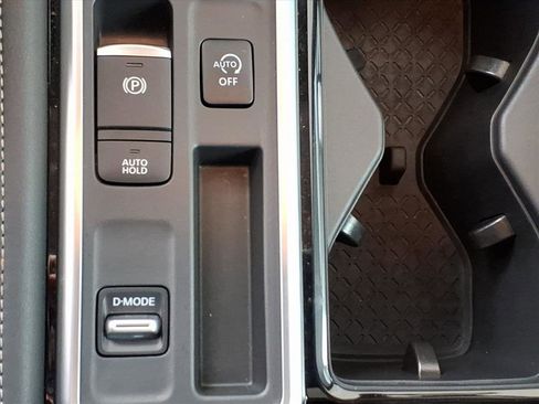 Certified 2025 Nissan Pathfinder Platinum image 31