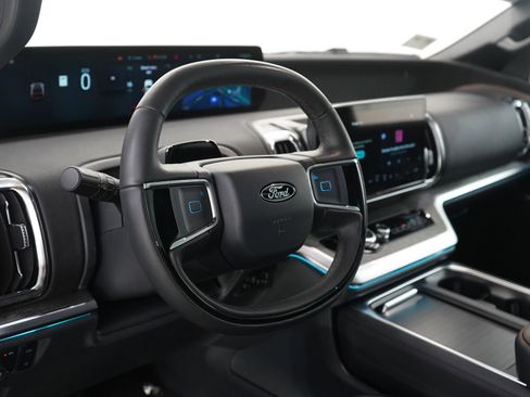 Used 2025 Ford Expedition Tremor image 26