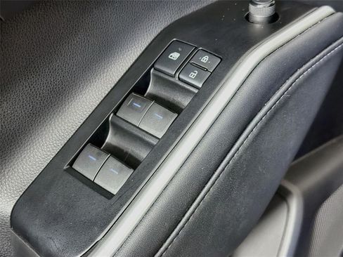Used 2021 Toyota Highlander XLE FWD image 20