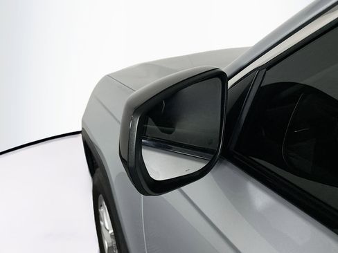 Used 2023 Jeep Grand Cherokee Laredo image 16