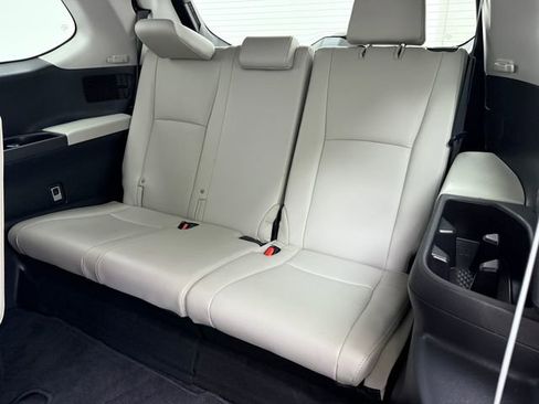 Used 2024 Toyota Grand Highlander FWD image 35