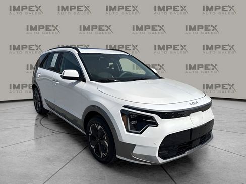 Used 2024 Kia Niro Wave w/ Wave Preserve Package FWD image 7