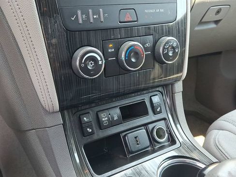 Used 2016 Chevrolet Traverse LT w/ Style and Technology Package AWD/4WD image 16