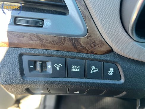 Used 2018 Hyundai Santa Fe Sport w/ 2.4L Tech Package 04 FWD image 47
