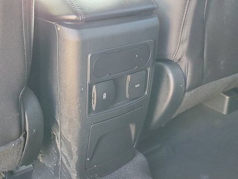 Used 2023 Ford Explorer XLT RWD image 17