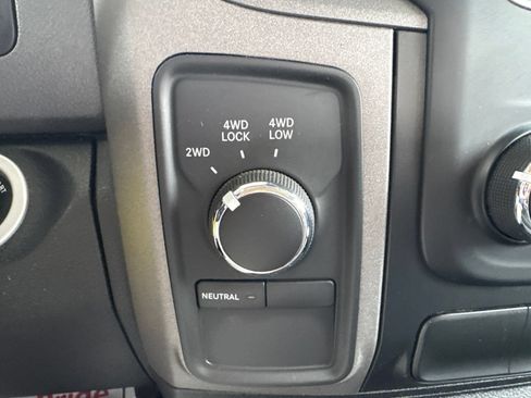 Used 2018 RAM 1500 ST w/ SXT Appearance Group AWD/4WD image 31