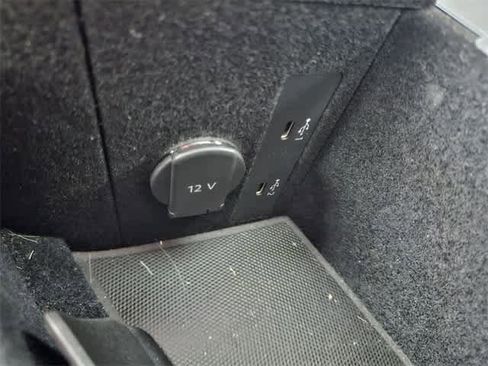 Used 2023 Porsche Taycan w/ Premium Package image 34