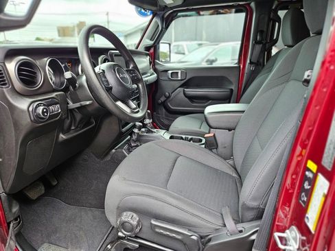 Used 2022 Jeep Gladiator Sport image 17