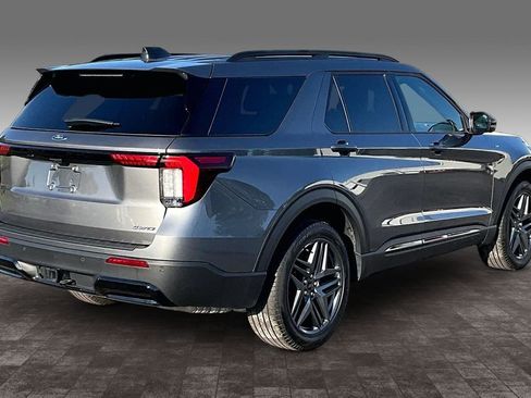 Used 2025 Ford Explorer ST-Line w/ ST-Line Street Pack AWD/4WD image 29