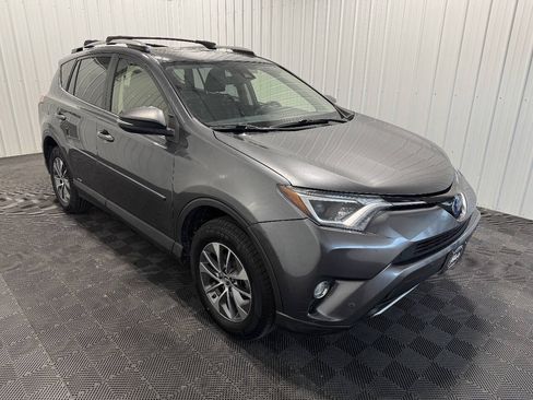 Used 2018 Toyota RAV4 XLE w/ Convenience Package AWD/4WD image 2