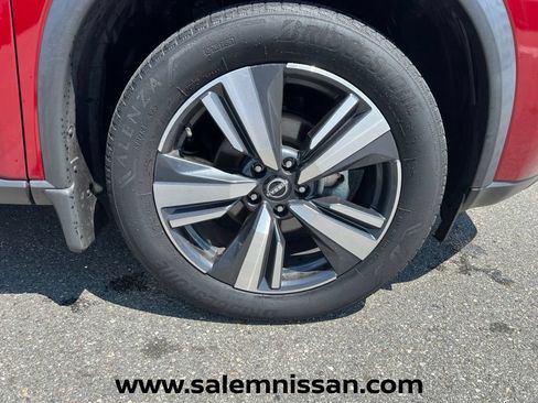 Used 2023 Nissan Rogue SL AWD/4WD image 29