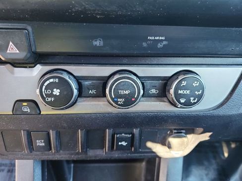 Used 2020 Toyota Tacoma SR w/ SR Convenience Package image 15