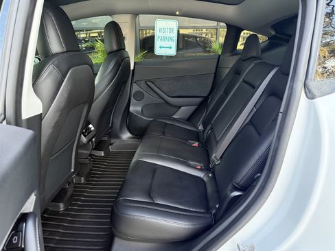 Used 2021 Tesla Model Y Long Range image 15