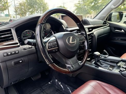 Used 2017 Lexus LX 570 4WD w/ Luxury Package image 20