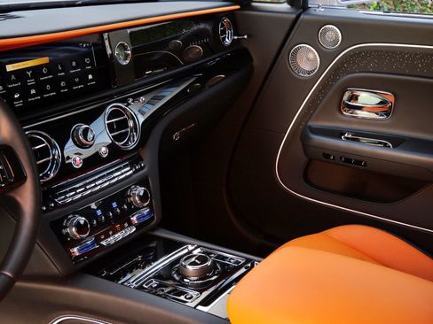 Certified 2024 Rolls-Royce Spectre w/ Leather Finishing Pack AWD/4WD image 18