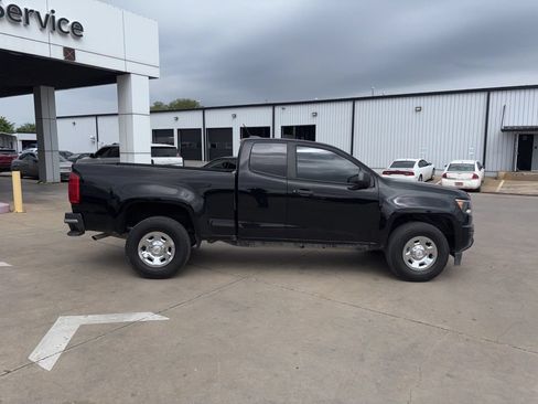 Used 2020 Chevrolet Colorado W/T RWD image 2