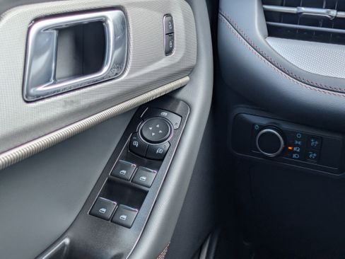 New 2026 Ford Explorer Active RWD image 24